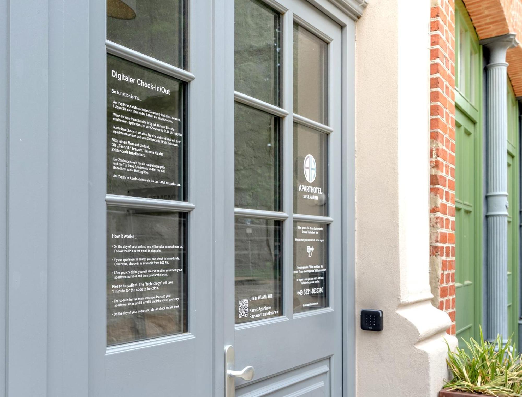 Aparthotel an Sankt Marien Stralsund Buitenkant foto